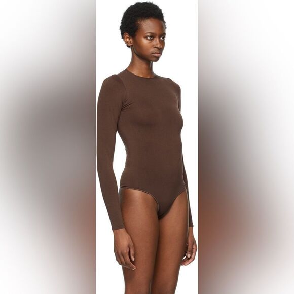 SKIMS Brown Essential Thong Long Sleeve Bodysuit NWOT - Picture 2 of 3
